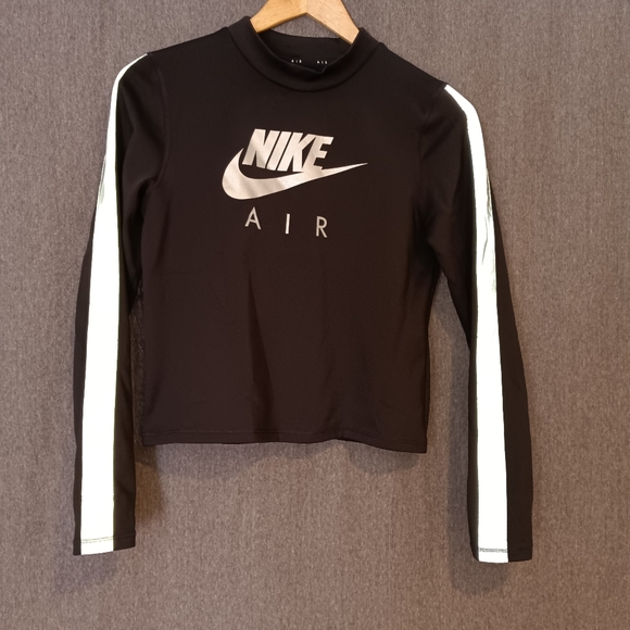 Nike Reflective Long Sleeve Fitted Cropped Dri-FIT Top Graphic+Arm Stripes - Picture 2 of 9